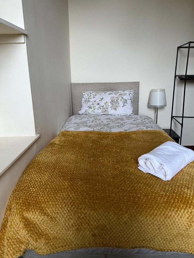 4 Bed Bungalow Near Airport EDI Eksteriør billede