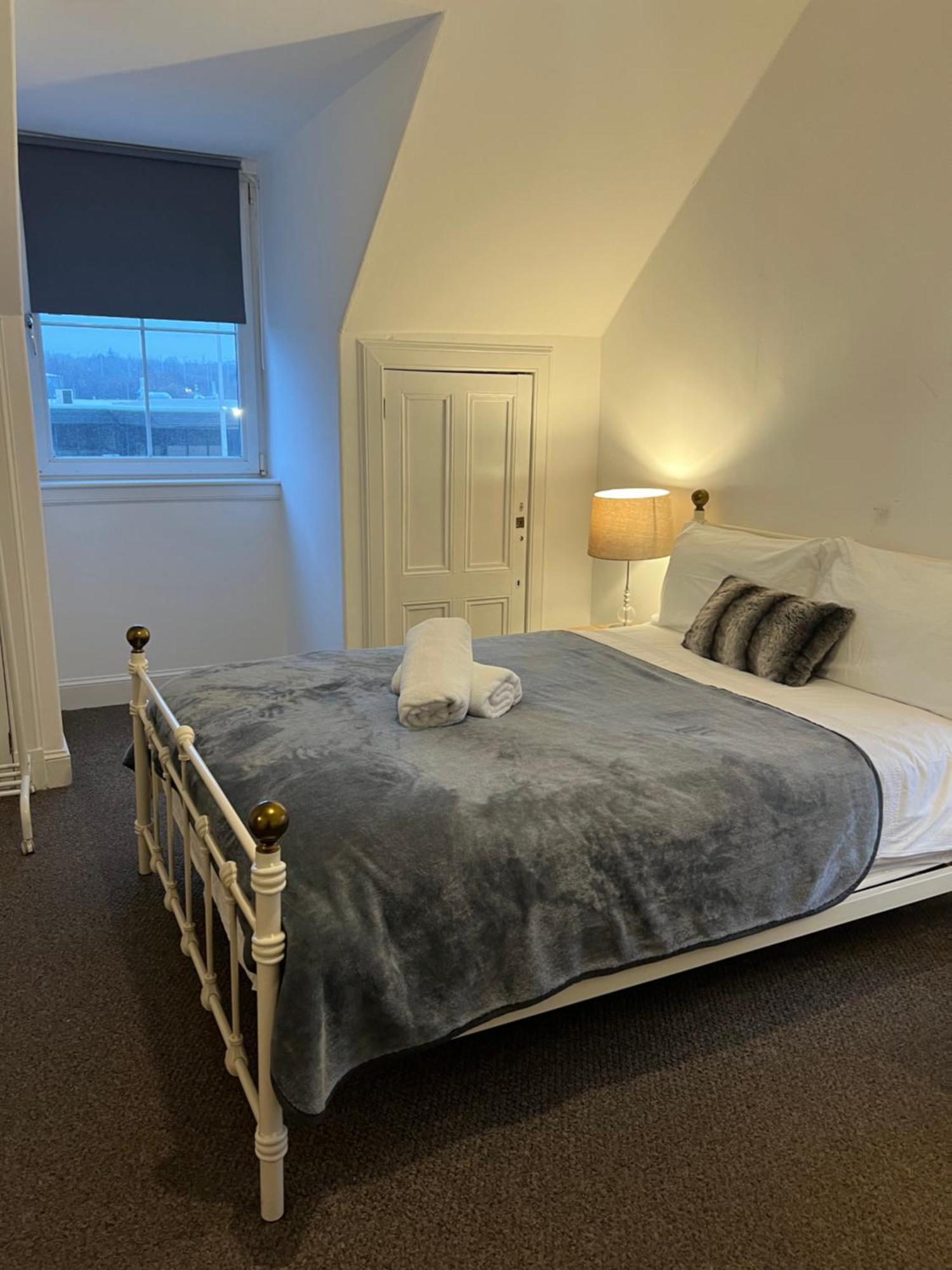 4 Bed Bungalow Near Airport EDI Eksteriør billede